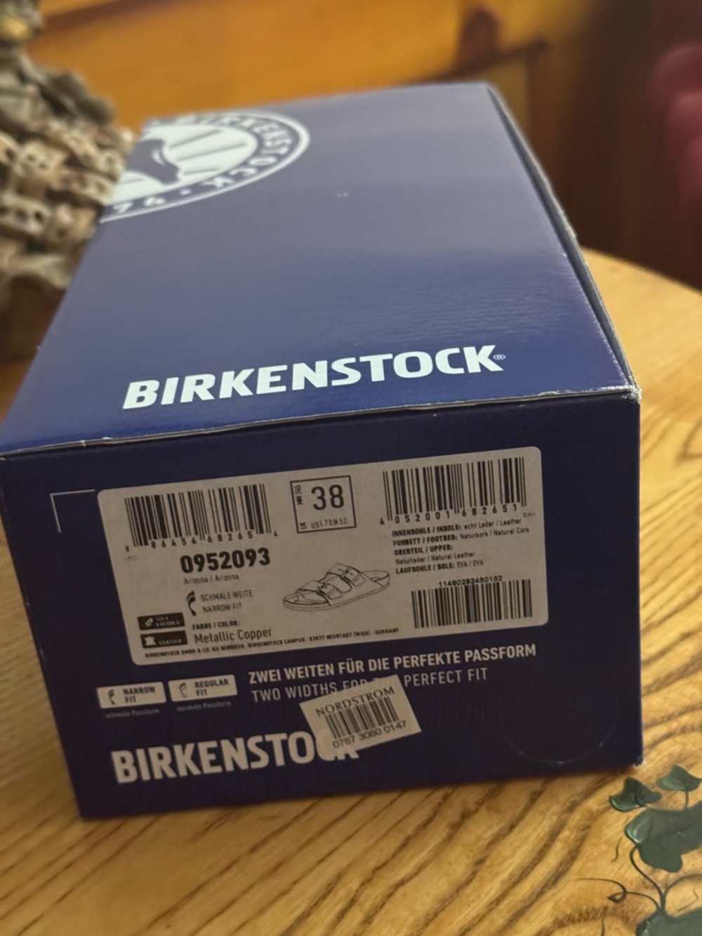 Birkenstock Box - Gold strap Sandals